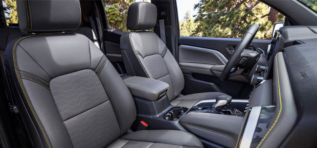 2024 Chevrolet Colorado Interior